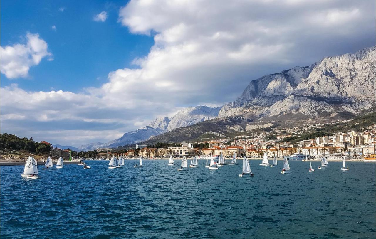 Cozy Apartment In Makarska With Kitchen Exterior foto